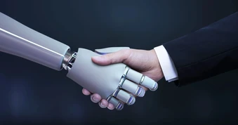 Làm việc với AI thế nào để không tự biến mình thành người dễ bị thay thế?
