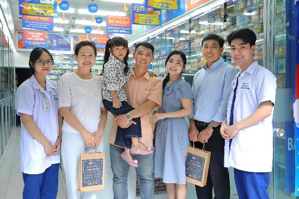 Lần đầu tại Việt Nam, Long Châu "trình làng" Ví Sức Khỏe tích thưởng cho cả gia đình kèm loạt quyền lợi chưa từng có Lần đầu tại Việt Nam, Long Châu "trình làng" Ví Sức Khỏe tích thưởng cho cả gia đình kèm loạt quyền lợi chưa từng có