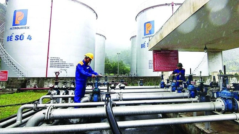 Lần đầu tiên, doanh nghiệp kiến nghị Nhà nước “đặt hàng” thuê kho dự trữ xăng dầu quốc gia Lần đầu tiên, doanh nghiệp kiến nghị Nhà nước “đặt hàng” thuê kho dự trữ xăng dầu quốc gia
