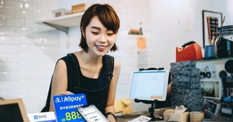 Lần đầu tiên tại Việt Nam: Khách hàng của Vietcombank có thể thanh toán bằng mã QR tại hơn 50 quốc gia và vùng lãnh thổ