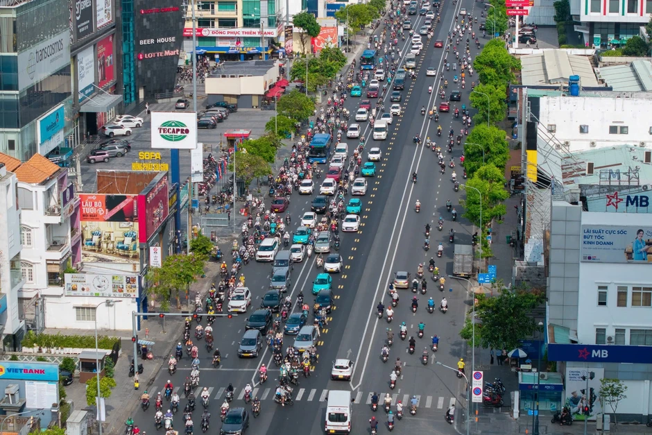 Lần đầu tiên TP.HCM phân luồng đảo chiều đường Cộng Hòa, đi sao cho đúng? Lần đầu tiên TP.HCM phân luồng đảo chiều đường Cộng Hòa, đi sao cho đúng?