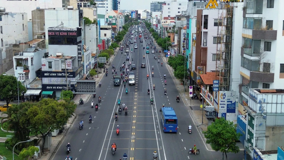 Lần đầu tiên TP.HCM phân luồng đảo chiều đường Cộng Hòa, đi sao cho đúng? Lần đầu tiên TP.HCM phân luồng đảo chiều đường Cộng Hòa, đi sao cho đúng?