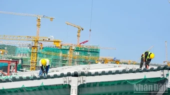 Lắp đặt nhịp 81m đầu tiên, Trung tâm hội nghị APEC Phú Quốc bước vào giai đoạn then chốt