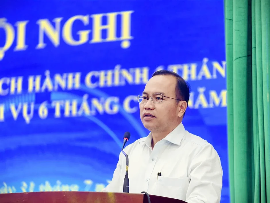 Lấy người dân làm trung tâm trong cải cách thủ tục hành chính Lấy người dân làm trung tâm trong cải cách thủ tục hành chính