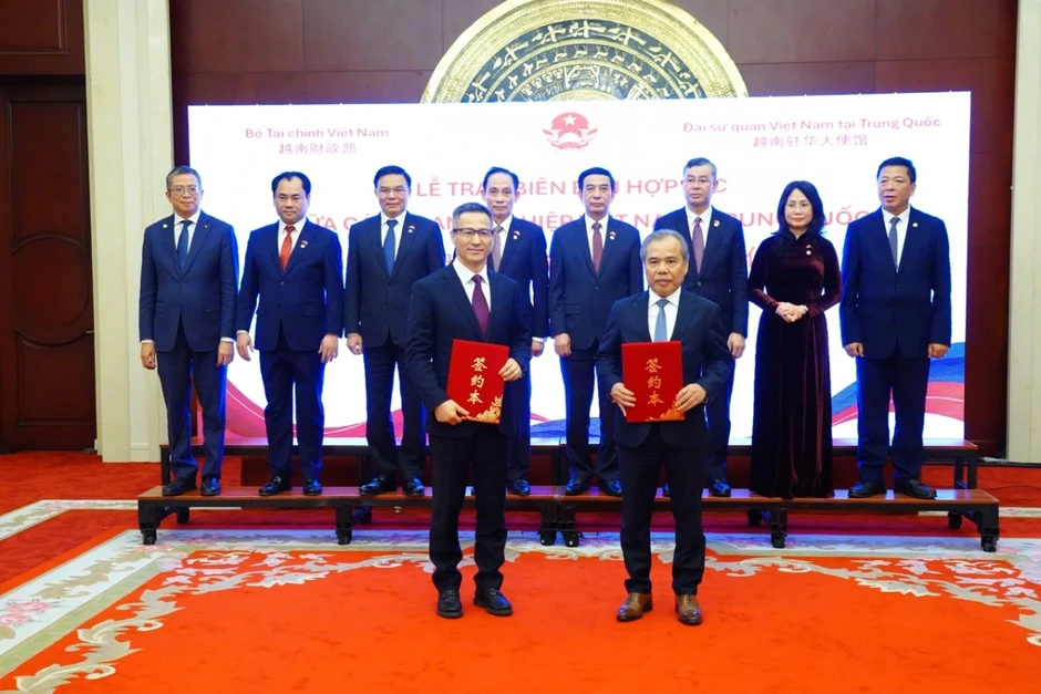 Lễ trao biên bản hợp tác giữa các doanh nghiệp Việt Nam - Trung Quốc Lễ trao biên bản hợp tác giữa các doanh nghiệp Việt Nam - Trung Quốc