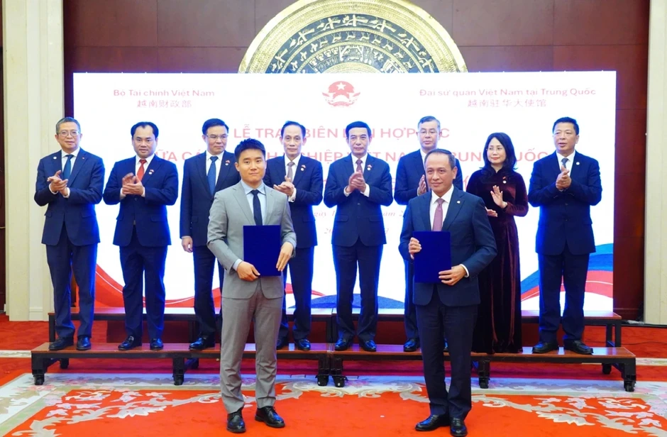 Lễ trao biên bản hợp tác giữa các doanh nghiệp Việt Nam - Trung Quốc Lễ trao biên bản hợp tác giữa các doanh nghiệp Việt Nam - Trung Quốc