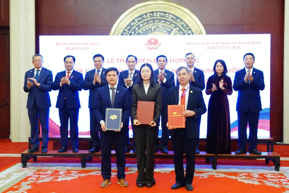 Lễ trao biên bản hợp tác giữa các doanh nghiệp Việt Nam - Trung Quốc Lễ trao biên bản hợp tác giữa các doanh nghiệp Việt Nam - Trung Quốc