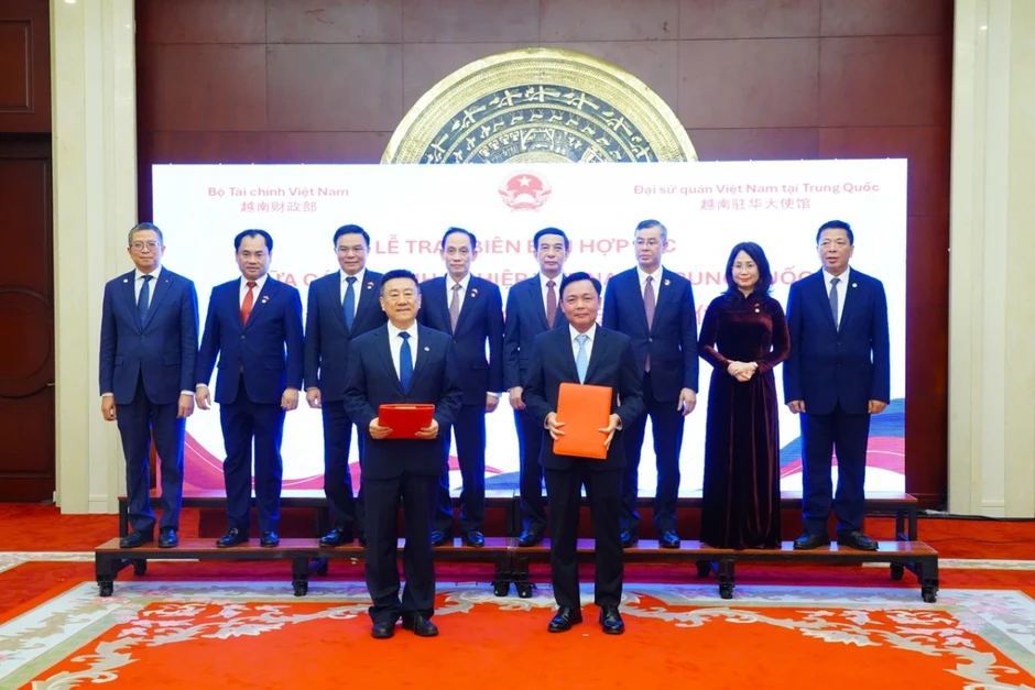 Lễ trao biên bản hợp tác giữa các doanh nghiệp Việt Nam - Trung Quốc Lễ trao biên bản hợp tác giữa các doanh nghiệp Việt Nam - Trung Quốc