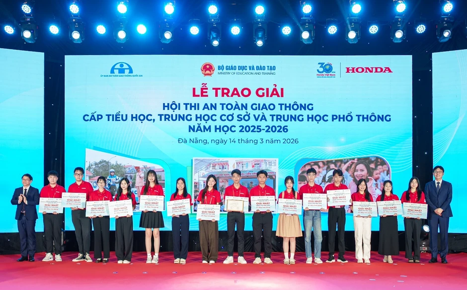Lễ trao giải Hội thi An toàn giao thông trong các cơ sở giáo dục phổ thông trên toàn quốc năm học 2025 – 2026 Lễ trao giải Hội thi An toàn giao thông trong các cơ sở giáo dục phổ thông trên toàn quốc năm học 2025 – 2026