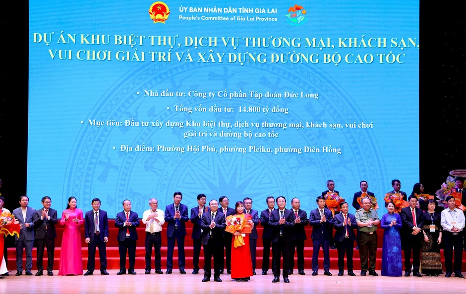 Liên danh Đức Long Gia Lai và Alpha Seven có gói đầu tư gần 15.000 tỷ đồng Liên danh Đức Long Gia Lai và Alpha Seven có gói đầu tư gần 15.000 tỷ đồng