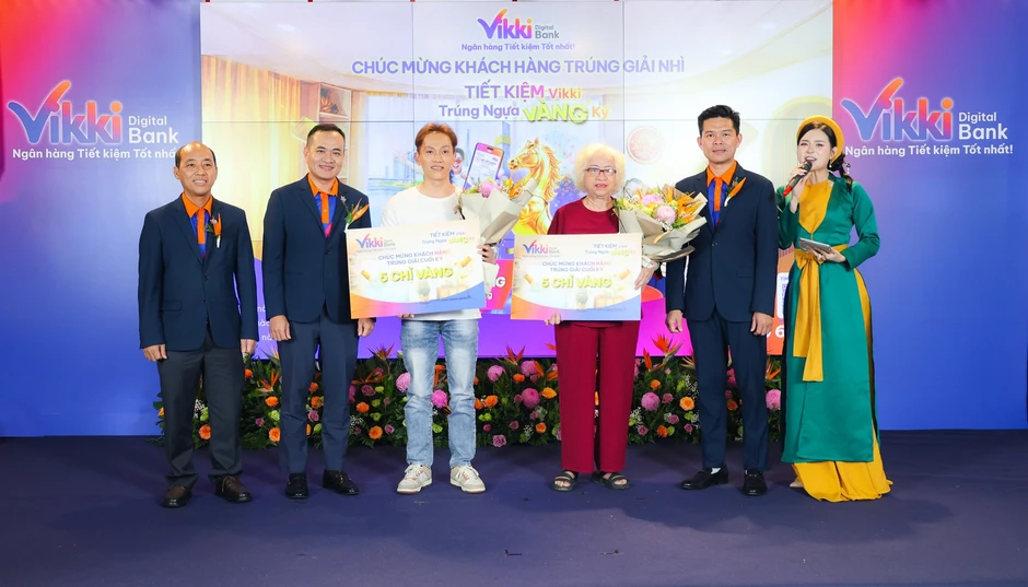 Lộ diện chủ nhân Ngựa Vàng 10 lượng SJC, Vikki khai cuộc mùa Bóng Vàng Ký Lộ diện chủ nhân Ngựa Vàng 10 lượng SJC, Vikki khai cuộc mùa Bóng Vàng Ký