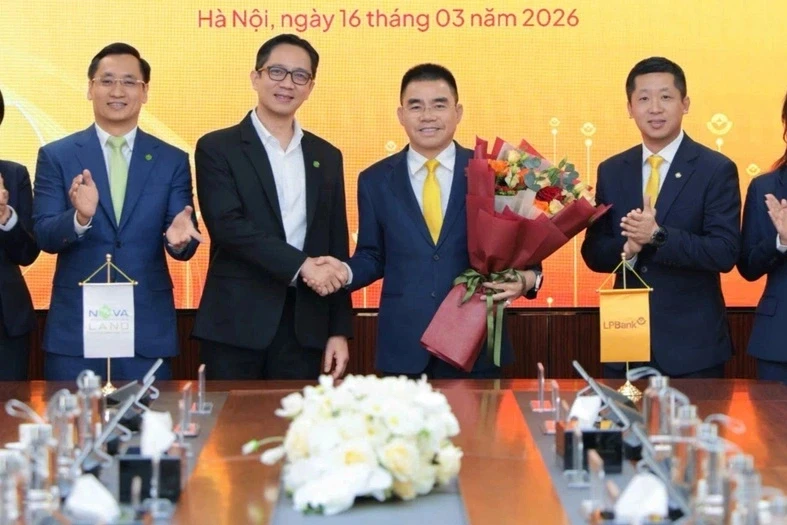 Loạt biến động tại Hóa chất Đức Giang sau khi cha con chủ tịch bị bắt Loạt biến động tại Hóa chất Đức Giang sau khi cha con chủ tịch bị bắt