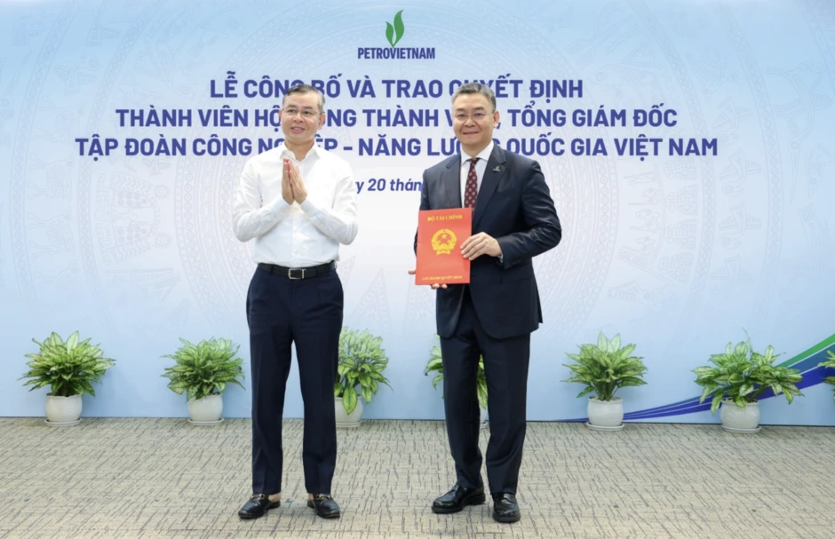 Loạt lãnh đạo ngành điện bị khởi tố; chỉ đạo mới nhất về giảm lãi suất Loạt lãnh đạo ngành điện bị khởi tố; chỉ đạo mới nhất về giảm lãi suất