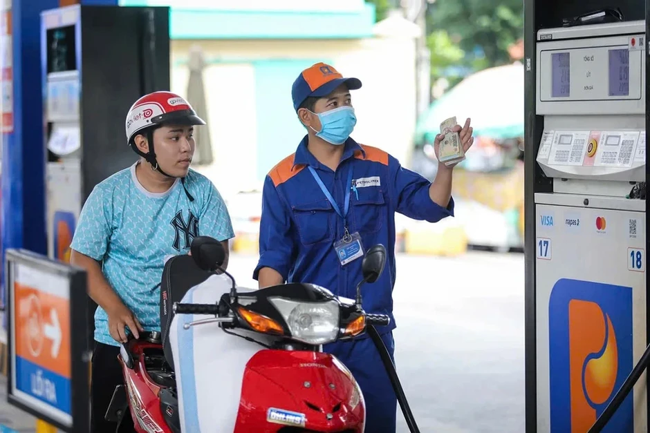 Loạt sắc thuế với xăng dầu, nhiên liệu bay có thể tiếp tục giảm