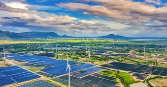 Lối thoát khỏi "kịch bản" phụ thuộc hóa thạch đắt đỏ