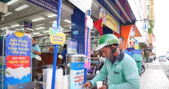 Long Châu mở hơn 1.000 trạm giải nhiệt toàn quốc, tiếp sức người lao động giữa 'chảo lửa' mùa hè