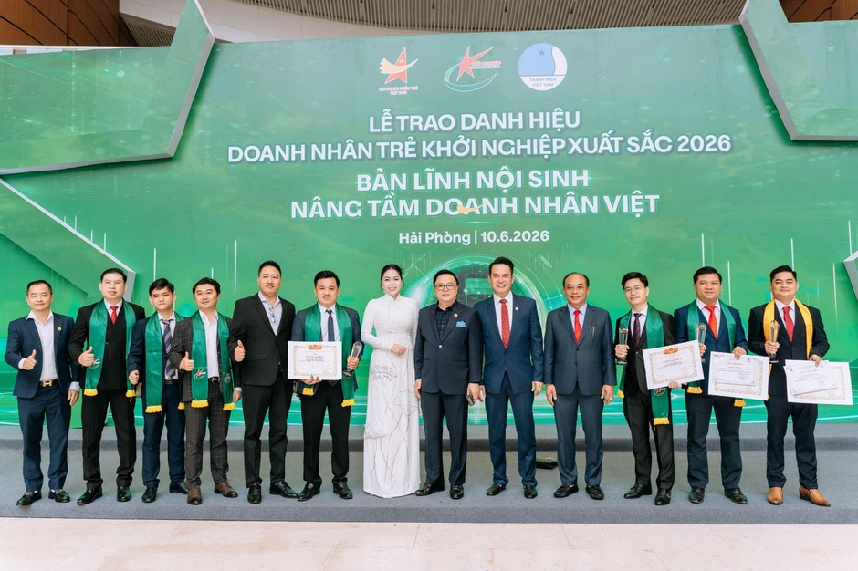 Lọt Top 100 Doanh nhân xuất sắc, Dailyve khẳng định vị thế trong hệ sinh thái đặt vé thông minh Lọt Top 100 Doanh nhân xuất sắc, Dailyve khẳng định vị thế trong hệ sinh thái đặt vé thông minh