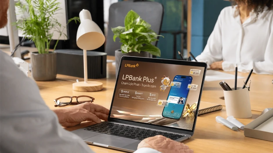 LPBank nhận hai giải thưởng về ESG LPBank nhận hai giải thưởng về ESG