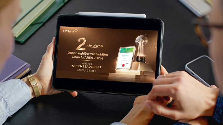 LPBank nhận hai giải thưởng về ESG LPBank nhận hai giải thưởng về ESG