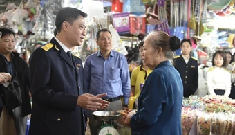 Lý do cán bộ thuế đến chợ gặp tiểu thương