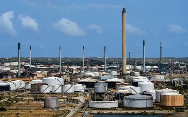 Mỹ tăng gấp đôi lượng dầu nhập từ Venezuela