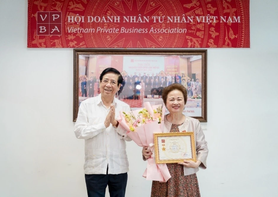 Madame Nguyễn Thị Nga được giao giữ chức Quyền Chủ tịch Hội Doanh nhân Tư nhân Việt Nam Madame Nguyễn Thị Nga được giao giữ chức Quyền Chủ tịch Hội Doanh nhân Tư nhân Việt Nam
