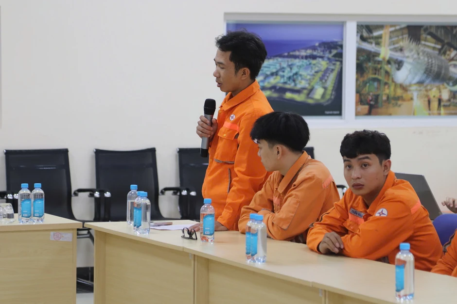 Mạng lưới an toàn vệ sinh viên: "Cánh tay nối dài" đảm bảo an toàn tại Vĩnh Tân 4 Mạng lưới an toàn vệ sinh viên: "Cánh tay nối dài" đảm bảo an toàn tại Vĩnh Tân 4