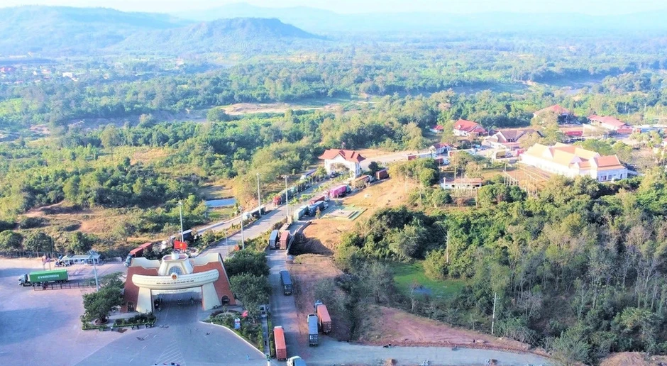 Mắt xích giao thương trên Hành lang kinh tế Đông-Tây Mắt xích giao thương trên Hành lang kinh tế Đông-Tây