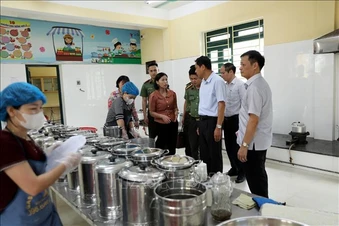 Mệnh lệnh cấp thiết chấm dứt quản lý 'chia khúc'&nbsp;an toàn thực phẩm
