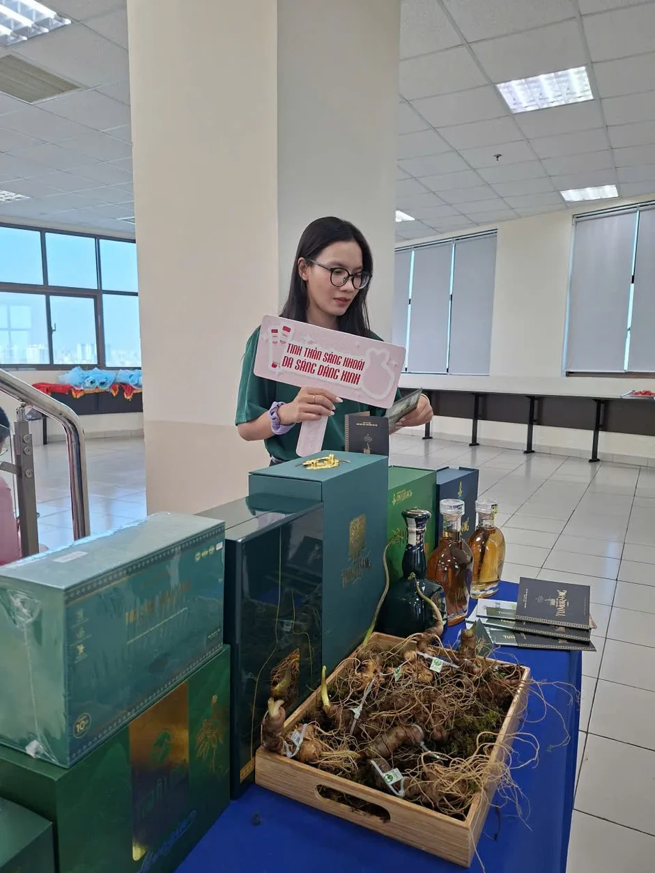 Mở rộng vùng trồng sâm Ngọc Linh lên 10.000ha Mở rộng vùng trồng sâm Ngọc Linh lên 10.000ha