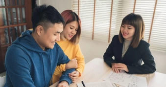 Mỏ vàng 70 tỷ đô từ AI trong bảo hiểm: Cuộc đua toàn cầu và 'bài' của một ông lớn công nghệ Việt