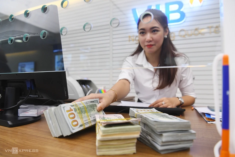 Một ngân hàng giảm gần 700 nhân viên nửa đầu năm Một ngân hàng giảm gần 700 nhân viên nửa đầu năm