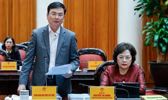 Một phần ba người Việt trưởng thành có tiền tiết kiệm tại ngân hàng