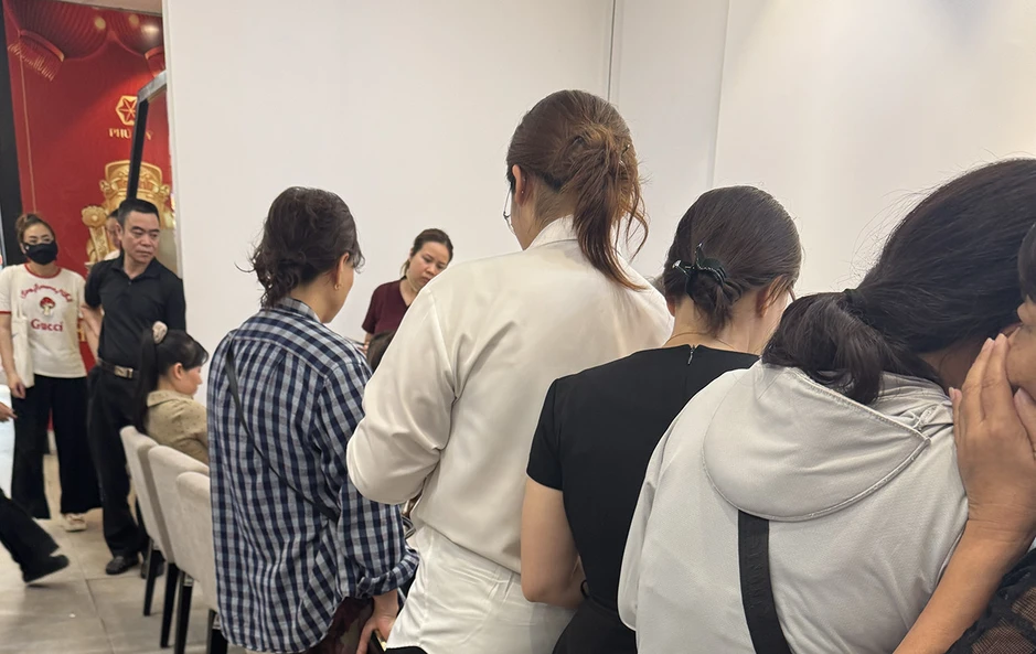 Mua bạc nhận giấy hẹn 5 tháng, bán bạc lại bị 'treo tiền' nhiều ngày Mua bạc nhận giấy hẹn 5 tháng, bán bạc lại bị 'treo tiền' nhiều ngày