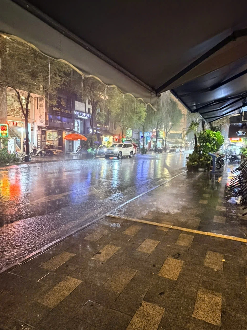 Mưa lớn giải nhiệt khu vực trung tâm TP.HCM Mưa lớn giải nhiệt khu vực trung tâm TP.HCM