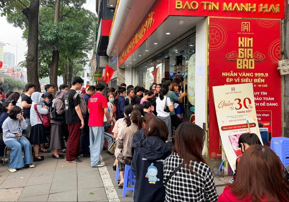 Mua vàng trả tiền trước, cả tháng sau mới nhận vàng có đúng luật? Mua vàng trả tiền trước, cả tháng sau mới nhận vàng có đúng luật?