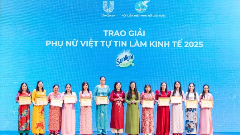 Nâng cao năng lực kinh tế và chất lượng cuộc sống cho phụ nữ Nâng cao năng lực kinh tế và chất lượng cuộc sống cho phụ nữ