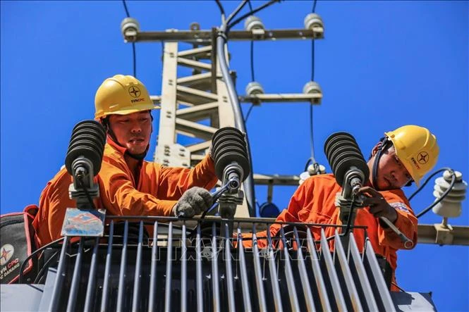 Nắng nóng diện rộng, ngành điện khuyến cáo sử dụng điện tiết kiệm Nắng nóng diện rộng, ngành điện khuyến cáo sử dụng điện tiết kiệm
