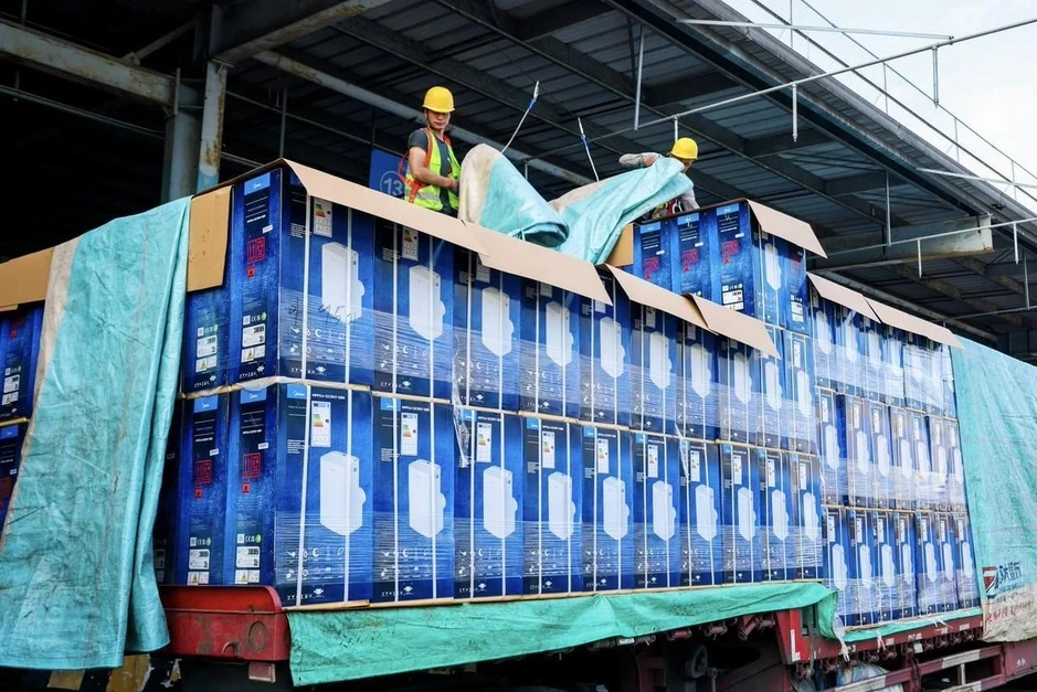 Nắng nóng kỷ lục ở châu Âu: Trung Quốc giao gấp 20.000 điều hòa cho Pháp Nắng nóng kỷ lục ở châu Âu: Trung Quốc giao gấp 20.000 điều hòa cho Pháp