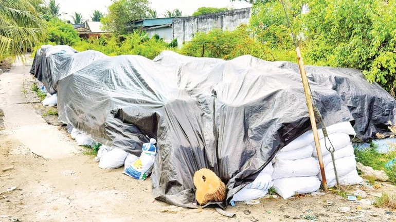 Ngăn chặn tình trạng khai thác trái phép đất mặt ruộng Ngăn chặn tình trạng khai thác trái phép đất mặt ruộng