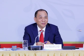 Ngân hàng chi 6,8 tỷ thưởng nhân viên dịp tỷ phú Phạm Nhật Vượng là cổ đông mới