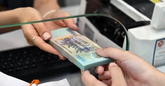Ngân hàng đồng loạt giảm lãi suất; đột xuất thanh tra một doanh nghiệp vàng