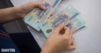 Ngân hàng giảm sâu lãi suất tiết kiệm, mức 7%/năm rất hiếm