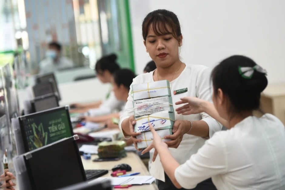 Ngân hàng quốc doanh nâng lãi suất tiết kiệm lên sát 7% Ngân hàng quốc doanh nâng lãi suất tiết kiệm lên sát 7%