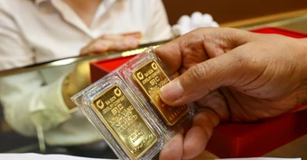 Ngân hàng rao bán món nợ xấu 'cõng' lãi vàng SJC hơn 23 tỷ đồng