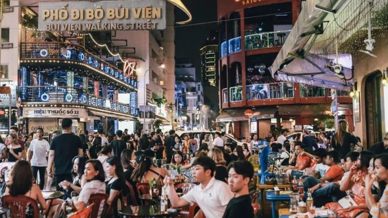 Ngành hàng thực phẩm và đồ uống cùng thời trang tiếp tục dẫn dắt thị trường bán lẻ TP Hồ Chí Minh Ngành hàng thực phẩm và đồ uống cùng thời trang tiếp tục dẫn dắt thị trường bán lẻ TP Hồ Chí Minh