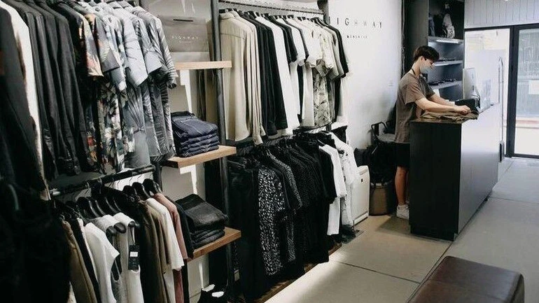 Ngành hàng thực phẩm và đồ uống cùng thời trang tiếp tục dẫn dắt thị trường bán lẻ TP Hồ Chí Minh Ngành hàng thực phẩm và đồ uống cùng thời trang tiếp tục dẫn dắt thị trường bán lẻ TP Hồ Chí Minh