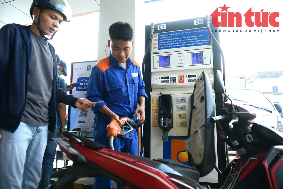 Ngày thứ 2 bán xăng E10: Thị trường vận hành ổn định, chưa ghi nhận phản ánh chất lượng Ngày thứ 2 bán xăng E10: Thị trường vận hành ổn định, chưa ghi nhận phản ánh chất lượng