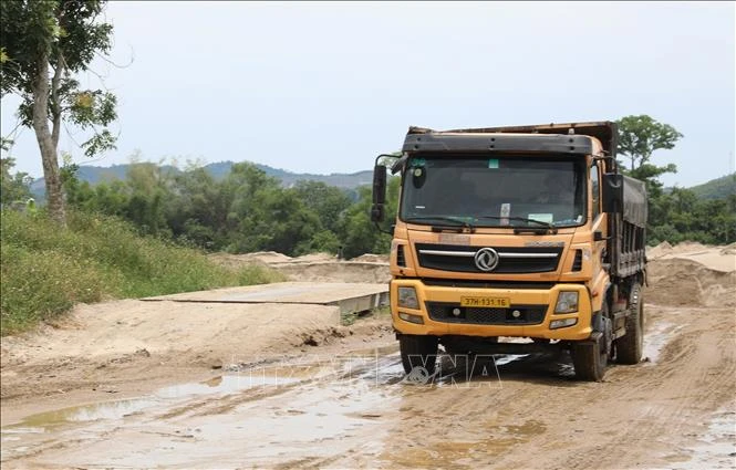 Nghệ An: Cần siết chặt quản lý tải trọng xe ngay từ đầu nguồn Nghệ An: Cần siết chặt quản lý tải trọng xe ngay từ đầu nguồn