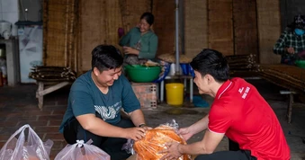 Nghỉ lễ dài ngày: Người trẻ chọn gửi đồ trước để giảm tải hành lý